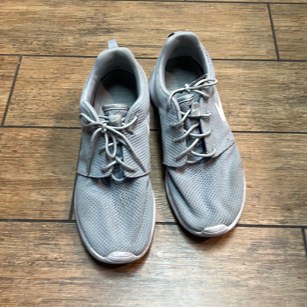 Nike Roche Grey and White